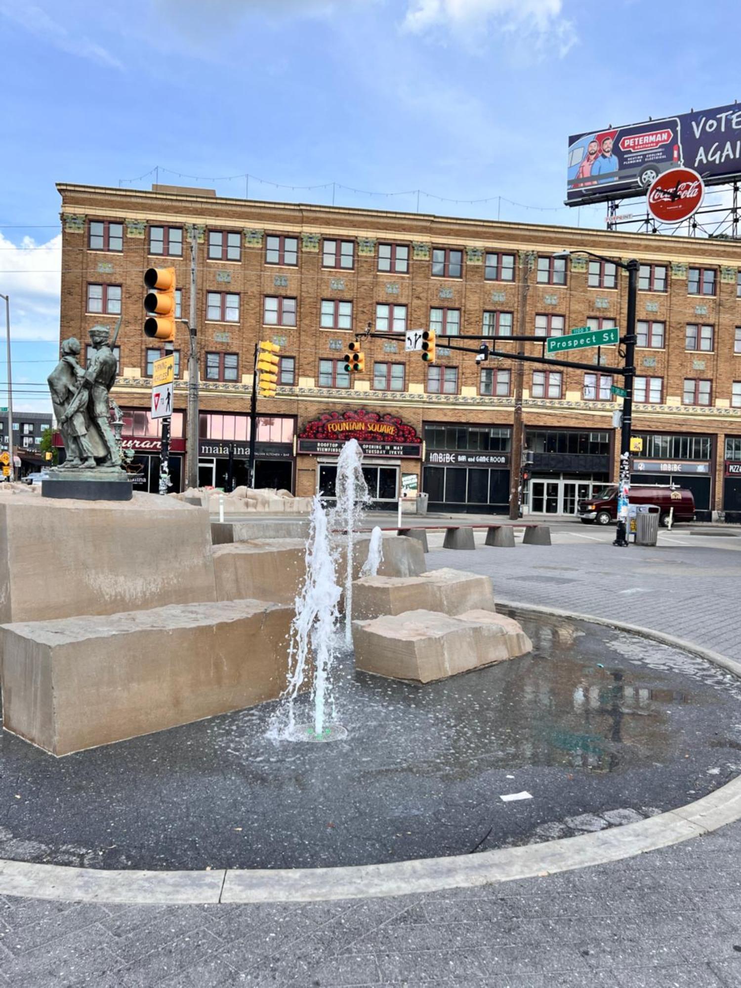 Fun At The Fountain Private Room Indianapolis Exterior photo